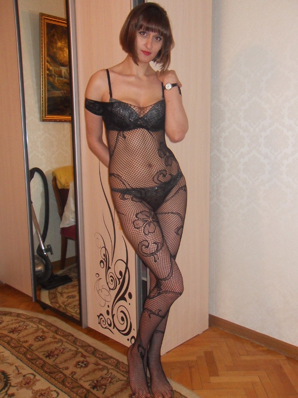 Ина, 27